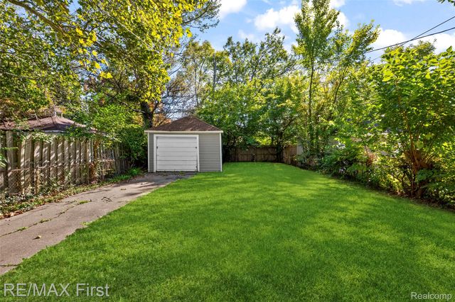 10410 Somerset Avenue, Detroit, MI 48224