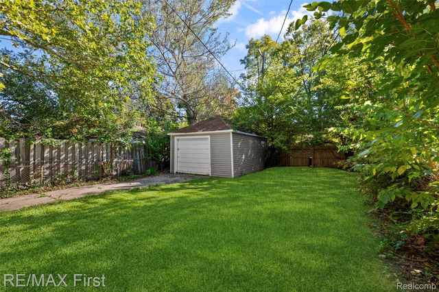 10410 Somerset Avenue, Detroit, MI 48224