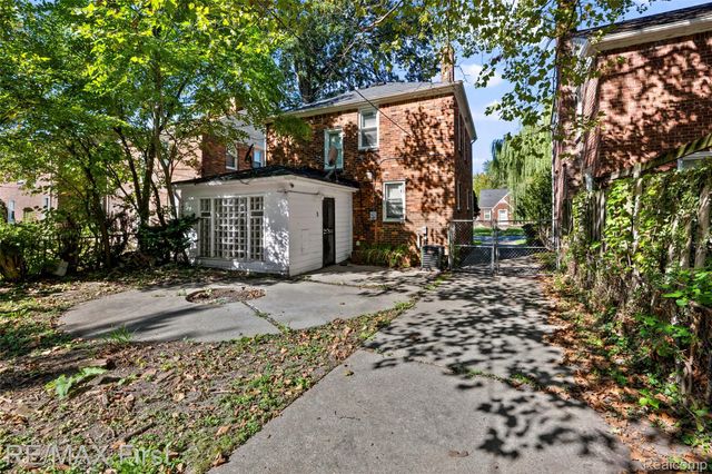 10410 Somerset Avenue, Detroit, MI 48224