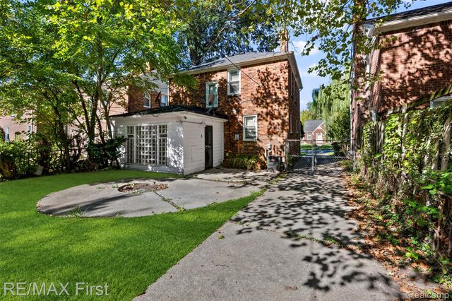 10410 Somerset Avenue, Detroit, MI 48224
