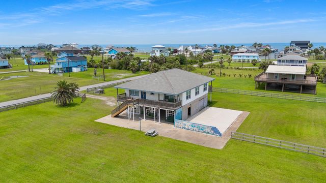 3919 2nd Street, Galveston, TX 77554