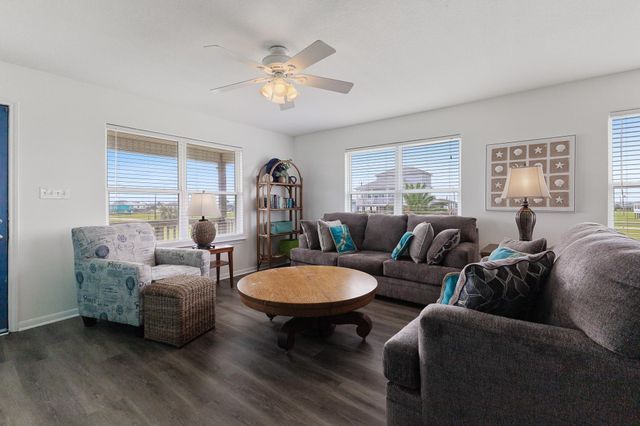 3919 2nd Street, Galveston, TX 77554
