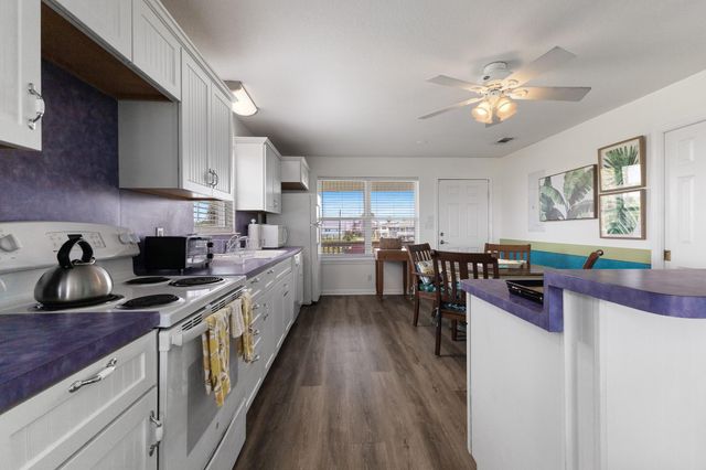 3919 2nd Street, Galveston, TX 77554