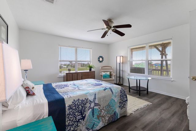 3919 2nd Street, Galveston, TX 77554