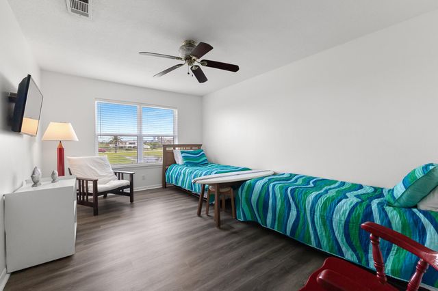 3919 2nd Street, Galveston, TX 77554