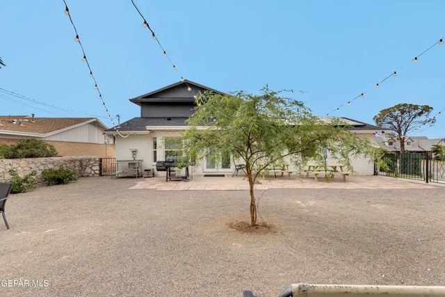 6209 Caprock Court, El Paso, TX 79912