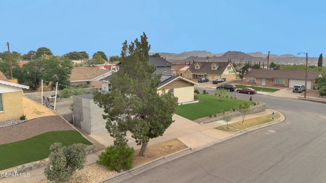 6209 Caprock Court, El Paso, TX 79912