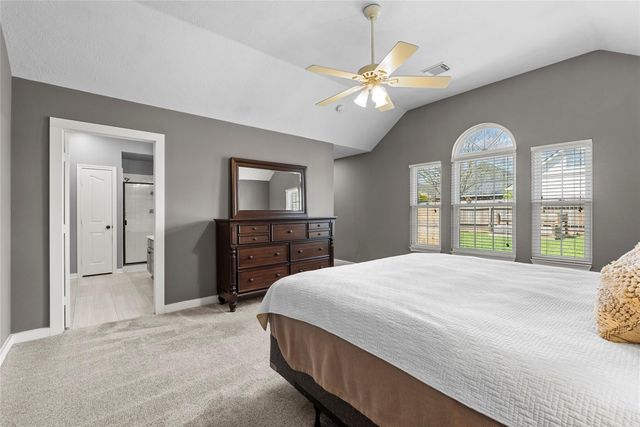 2304 Meadows Boulevard, League City, TX 77573