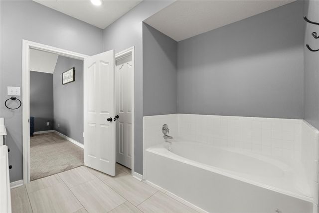 2304 Meadows Boulevard, League City, TX 77573