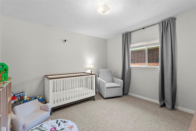 2304 Meadows Boulevard, League City, TX 77573