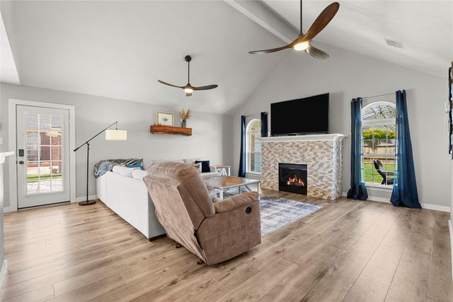 2304 Meadows Boulevard, League City, TX 77573