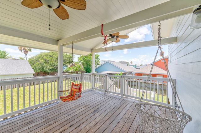 502 Corpus Christi Channel, Port Aransas, TX 78373