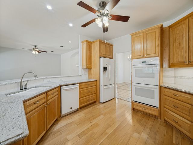 5600 Bridle Path, Aubrey, TX 76227