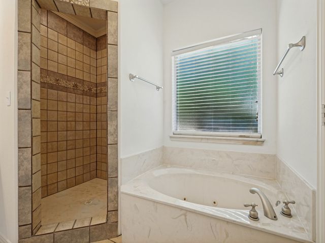 5600 Bridle Path, Aubrey, TX 76227