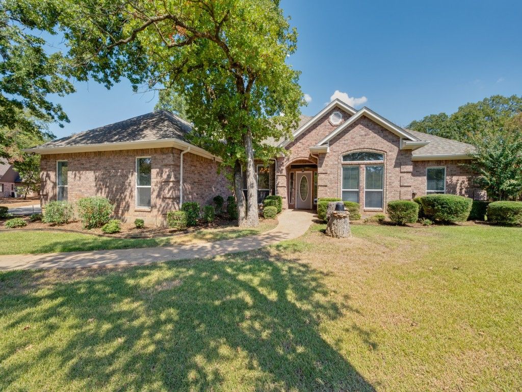 5600 Bridle Path, Aubrey, TX 76227