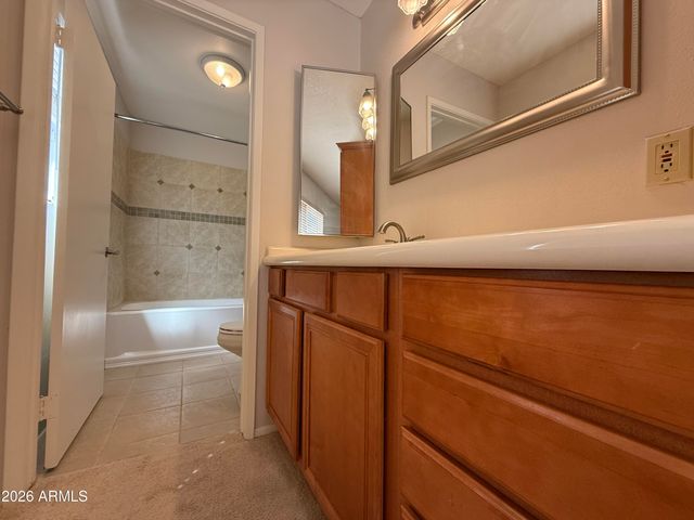 4849 E LAKE POINT Circle, Phoenix, AZ 85044