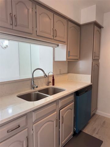 5100 Verde Valley Lane 276, Dallas, TX 75254