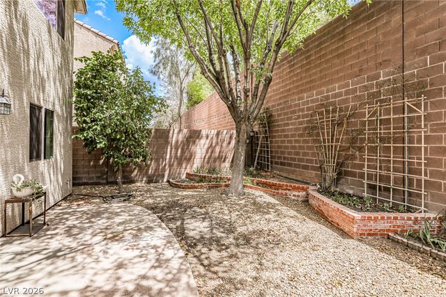 2453 Rue Bienville Way, Henderson, NV 89044