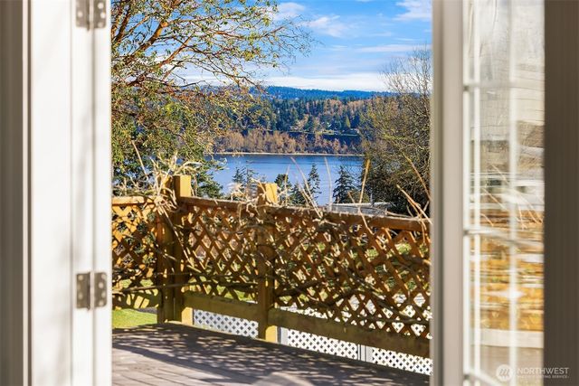 1316 Backswing Lane, Freeland, WA 98249