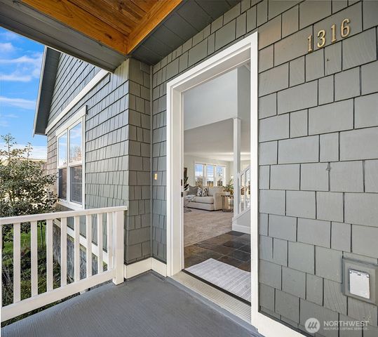 1316 Backswing Lane, Freeland, WA 98249