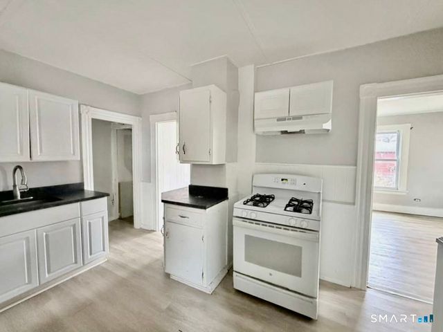 15 Bassett Street 1L, Ansonia, CT 06401