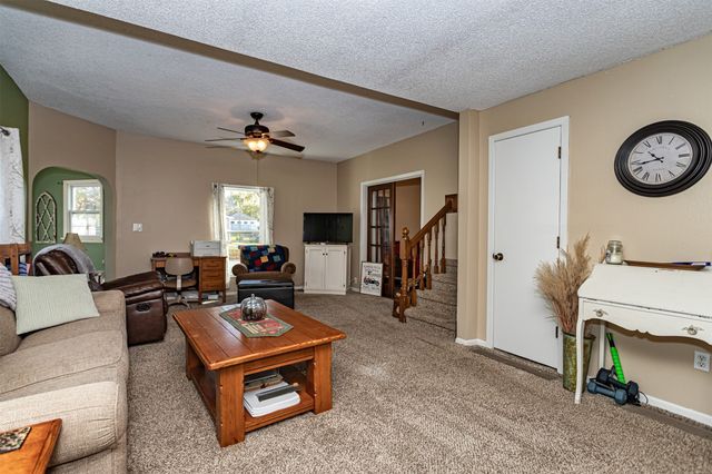 220 Maxwell Street, Maxwell, IA 50161