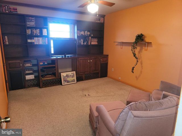 161 OAK HILL RD, Carlisle, PA 17015