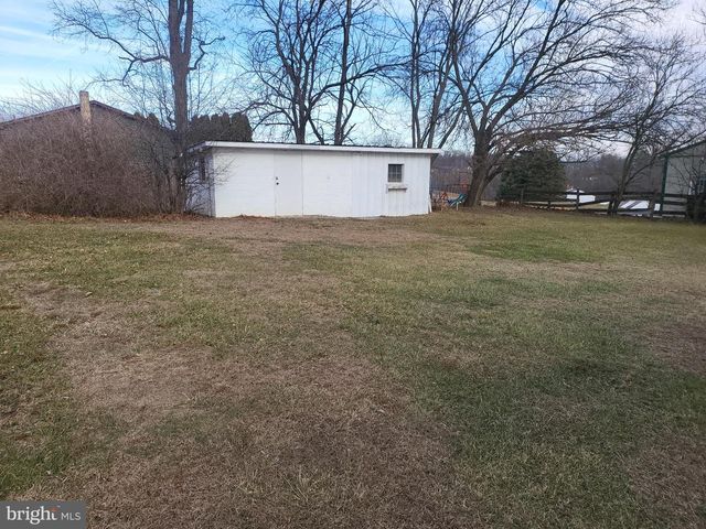 161 OAK HILL RD, Carlisle, PA 17015