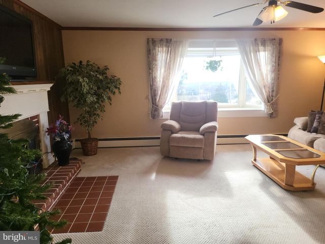 161 OAK HILL RD, Carlisle, PA 17015