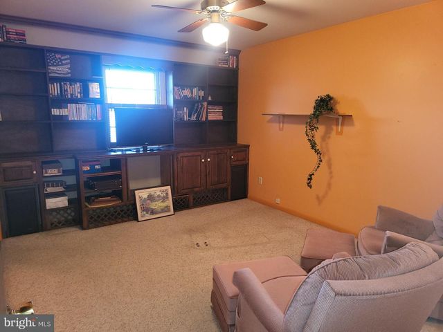 161 OAK HILL RD, Carlisle, PA 17015