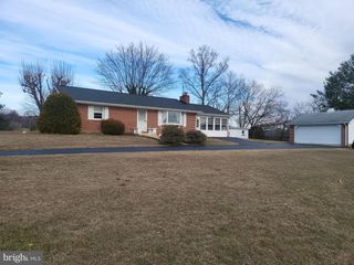 161 OAK HILL RD, Carlisle, PA 17015
