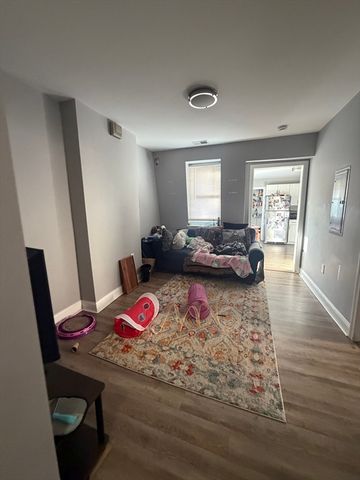 16 Crescent 2, Somerville, MA 02145