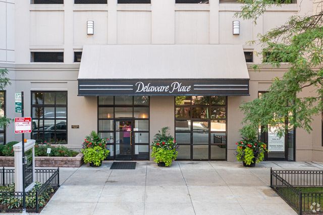 33 W Delaware Place 9C, Chicago, IL 60610