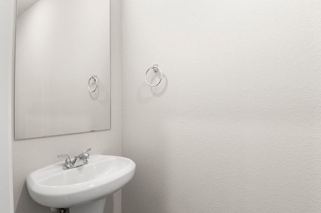 165 Daylily DR, Elgin, TX 78621