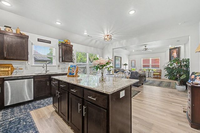 631 Hayden James Street, Prairie Grove, AR 72753