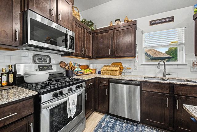 631 Hayden James Street, Prairie Grove, AR 72753