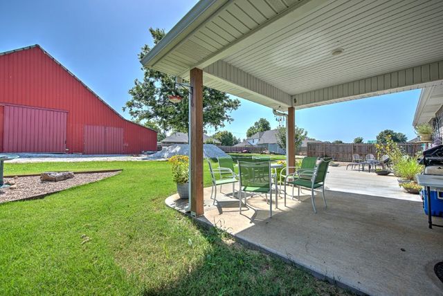 631 Hayden James Street, Prairie Grove, AR 72753