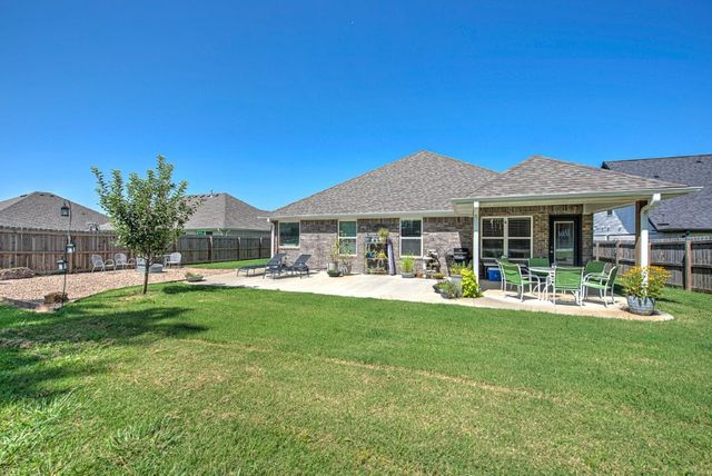 631 Hayden James Street, Prairie Grove, AR 72753