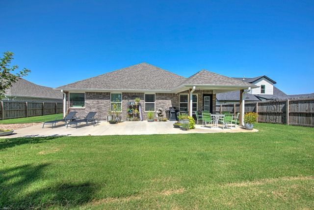 631 Hayden James Street, Prairie Grove, AR 72753