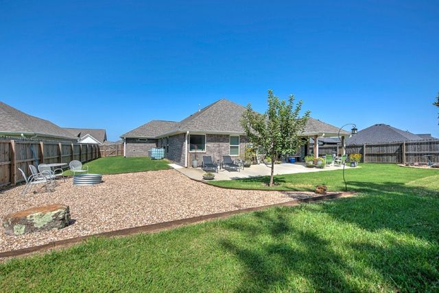 631 Hayden James Street, Prairie Grove, AR 72753