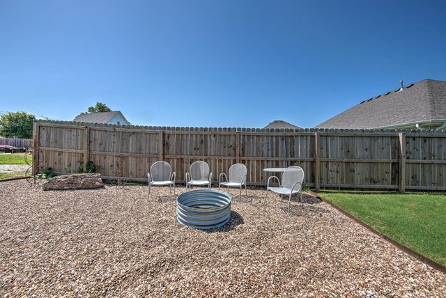 631 Hayden James Street, Prairie Grove, AR 72753