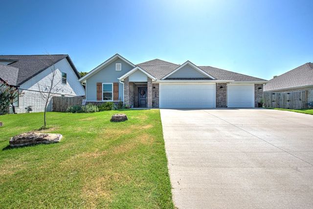 631 Hayden James Street, Prairie Grove, AR 72753