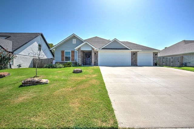 631 Hayden James Street, Prairie Grove, AR 72753