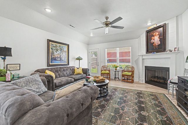 631 Hayden James Street, Prairie Grove, AR 72753