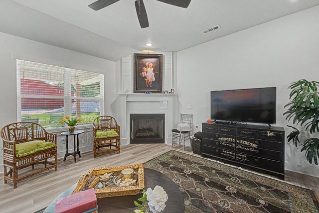 631 Hayden James Street, Prairie Grove, AR 72753