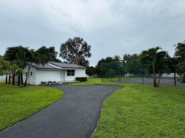 88 NE 154th Street, North Miami Beach, FL 33162
