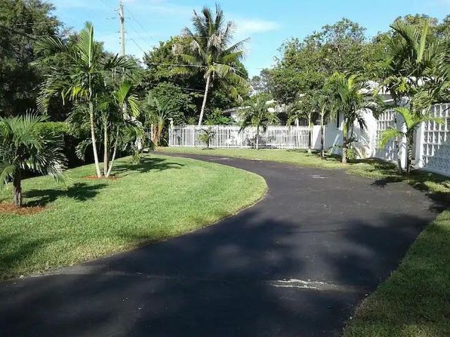 88 NE 154th Street, North Miami Beach, FL 33162