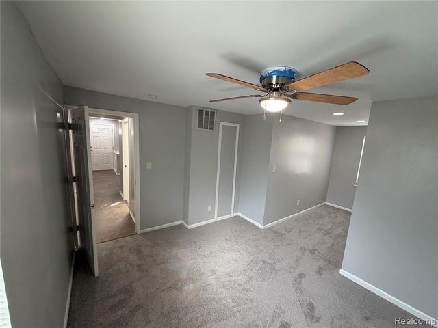 19445 Inkster Road, Livonia, MI 48152