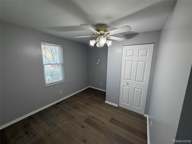 19445 Inkster Road, Livonia, MI 48152