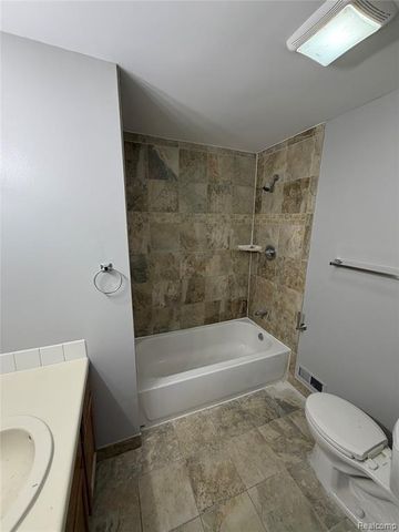 19445 Inkster Road, Livonia, MI 48152